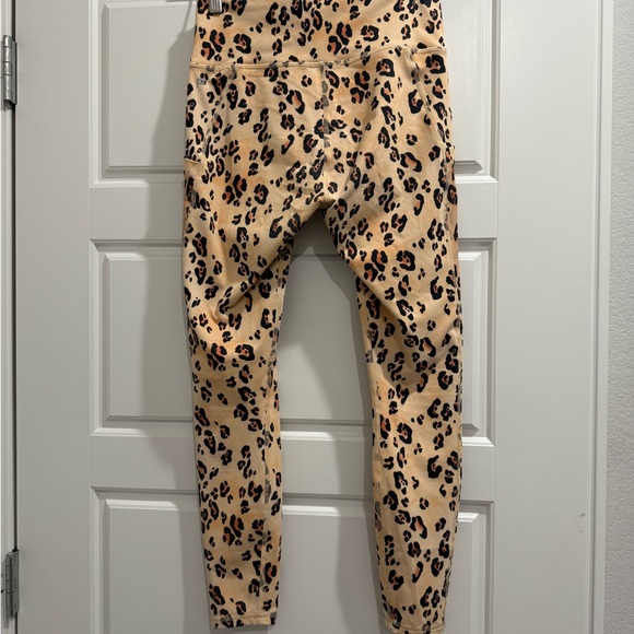 Fabletics Leopard Print Set - Picture 3 of 5